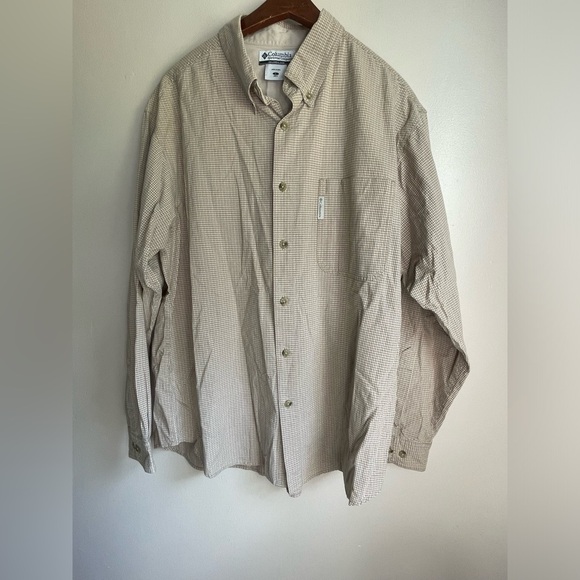 Columbia Other - Columbia Tan and white button long sleeve sz Lg